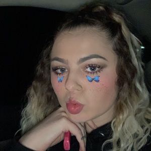 Meet your Posher, Kay